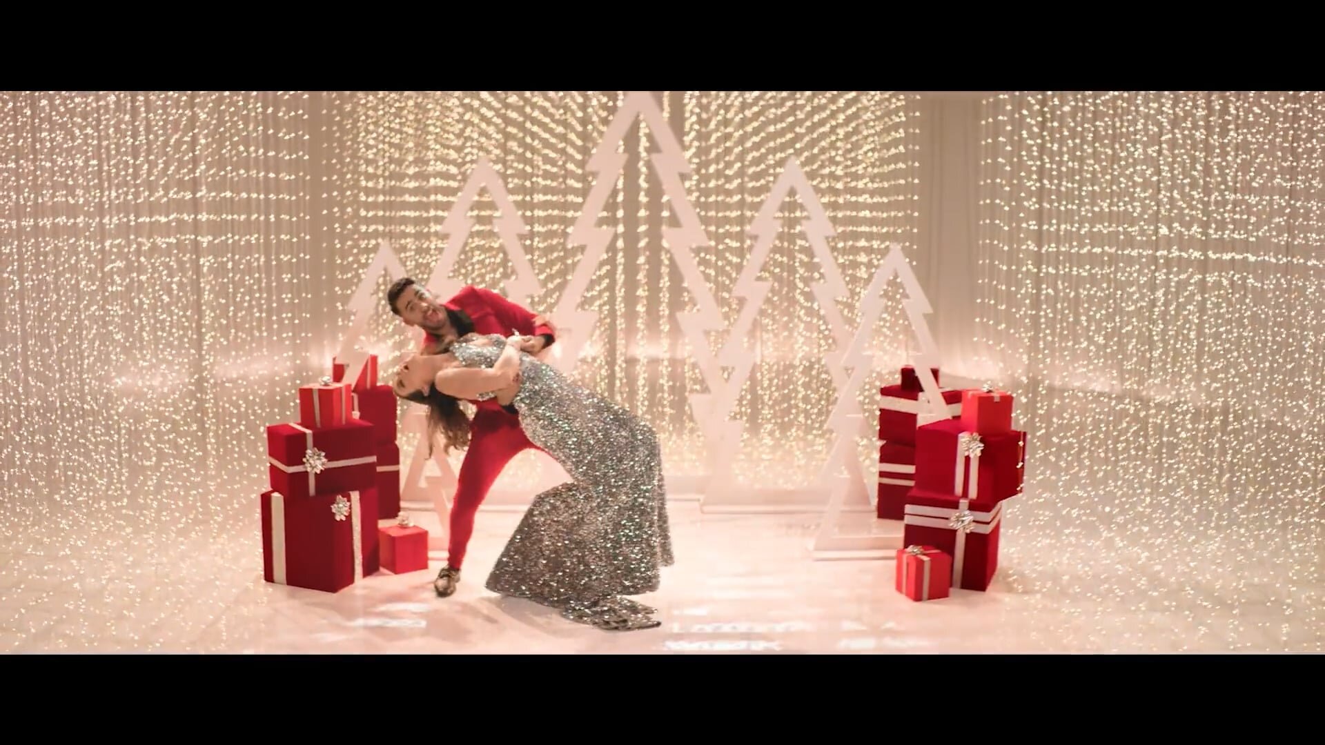 Couple dancing. Telemundo - Holidays campaign